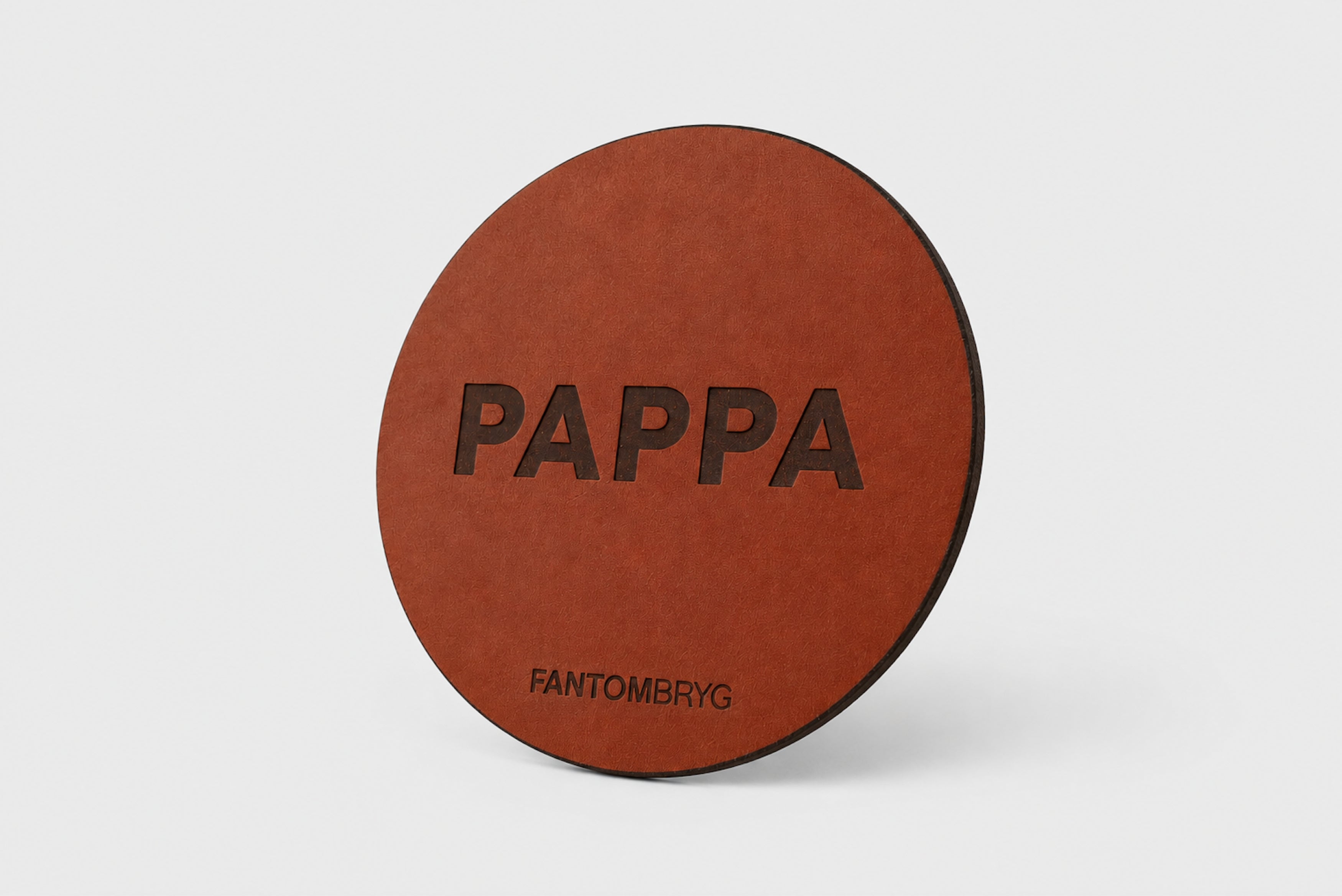 Ölunderlägg i äkta läder till pappa med präglad PAPPA-text